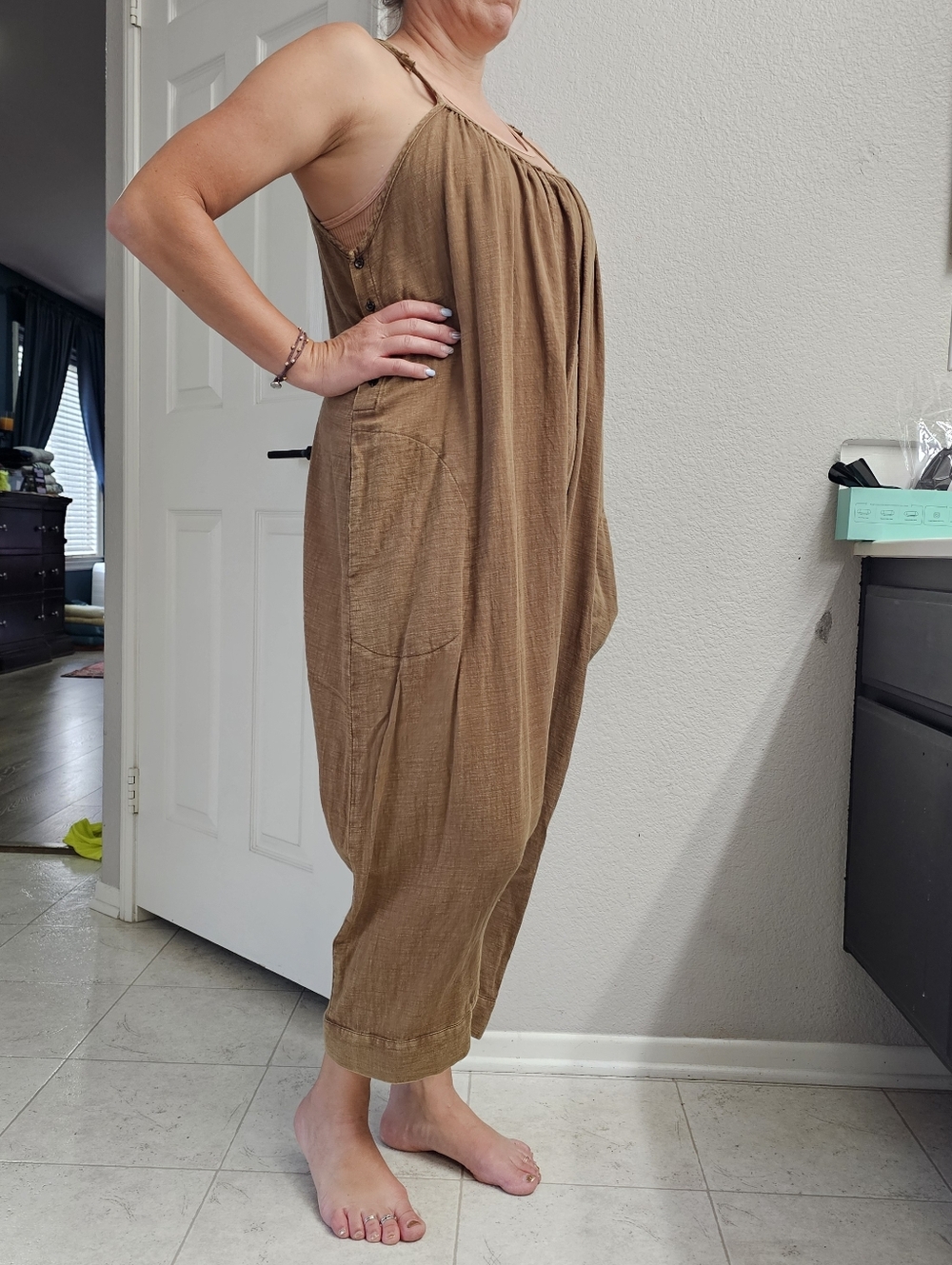 Comfy Large Easel Cropped Jumpsuit With Pockets Brown Sleeveless Spaghett Strap.